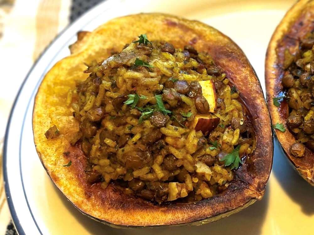 You are currently viewing Acorn Squash with Curried Lentils